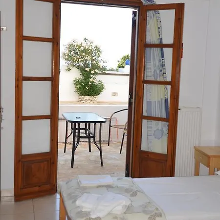 La Celestina Naousa (Paros)